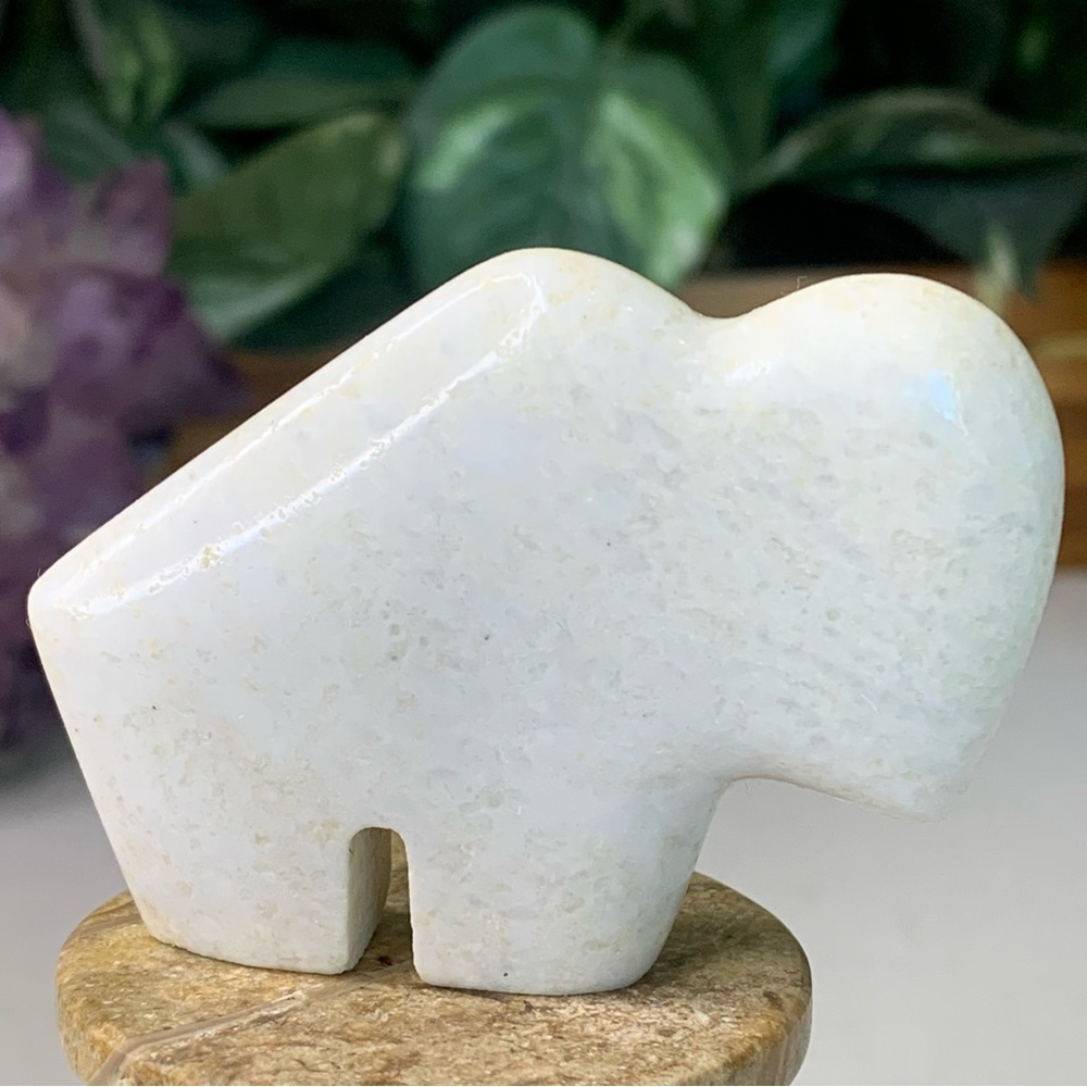 White Buffalo Marble Zuni Style Carved Rock Bison Sculpture Fetish Animal 2.4”